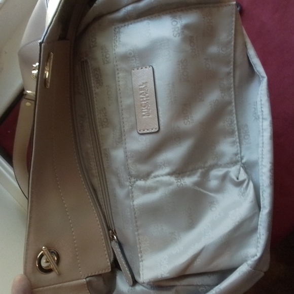 Michael Kors Blush Cream w/Gold Chains/Accents NEW🥰Excellent - Picture 8 of 10